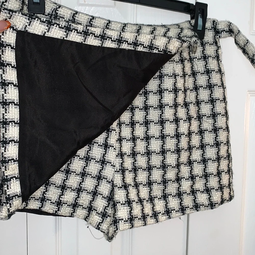Forever 21 Wrap front skort - Picture 2 of 4